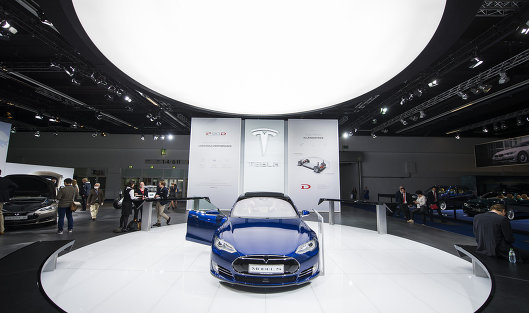 Беспилотный автомобиль Tesla Model S