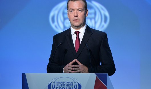 Политика в отношении майских указов президента не поменяется — Медведев