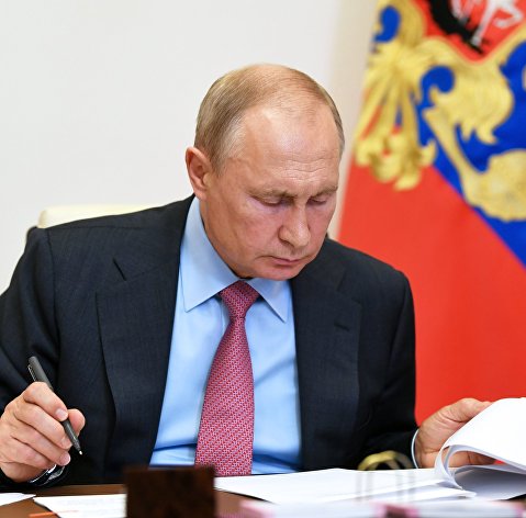 Путин одобрил прямую финасовую поддержку безработных и их семей