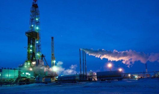 Весной Российская Федерация стала лидером по добыче нефти в мире