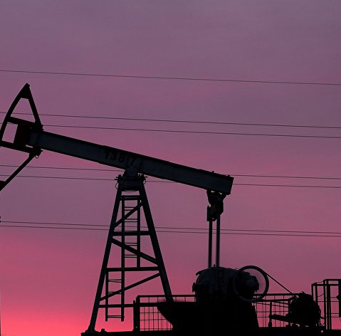 Цена нефти WTI с поставкой в мае вернулась к положительному значению