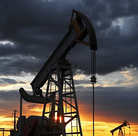 Добыча нефти в США упала почти на 20% с пикового уровня марта